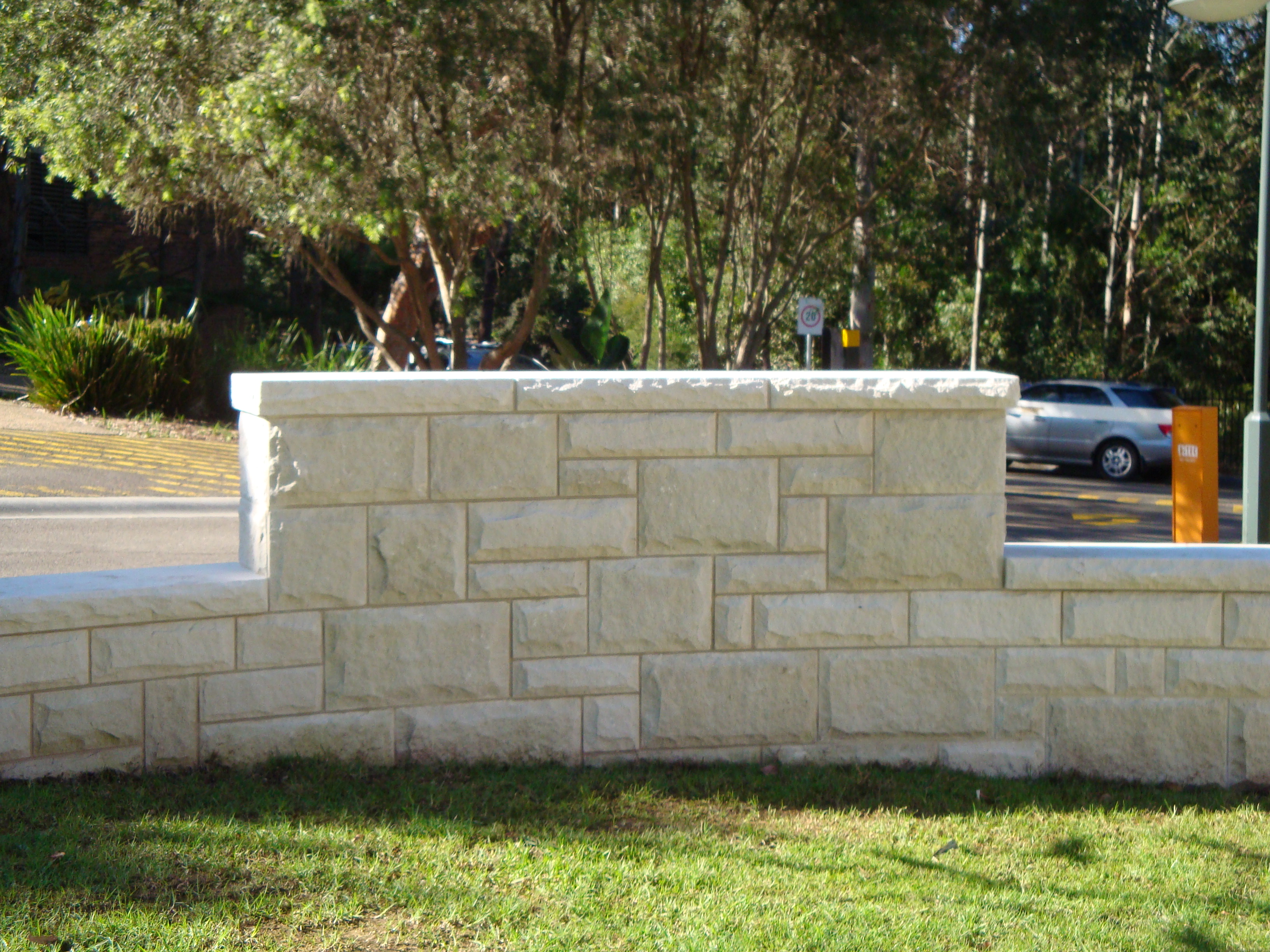 Round stone wall
